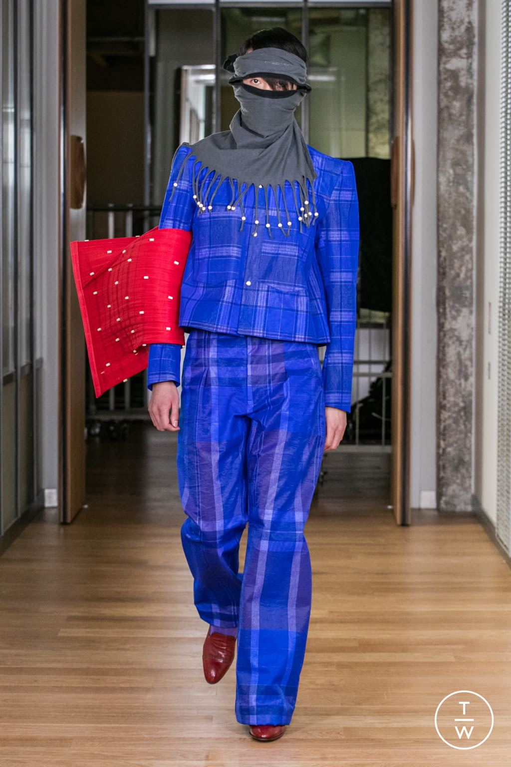 Fashion Week Paris Fall/Winter 2021 look 102 from the IFM PARIS collection womenswear