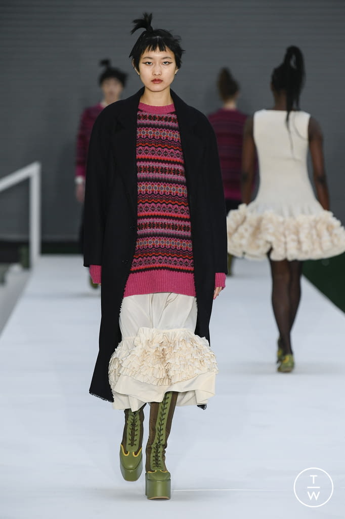 Fashion Week London Fall/Winter 2022 look 5 from the Molly Goddard collection 女装