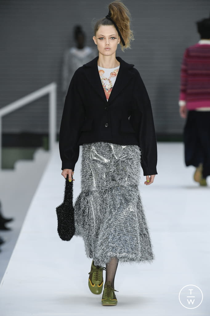Fashion Week London Fall/Winter 2022 look 8 from the Molly Goddard collection womenswear