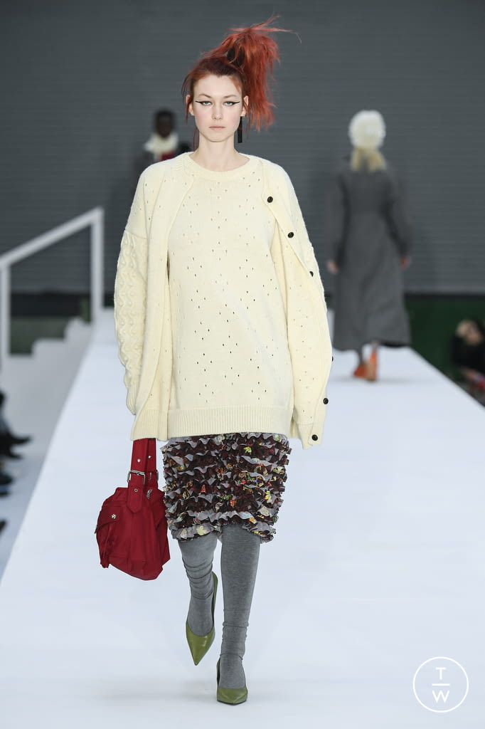 Fashion Week London Fall/Winter 2022 look 15 from the Molly Goddard collection womenswear