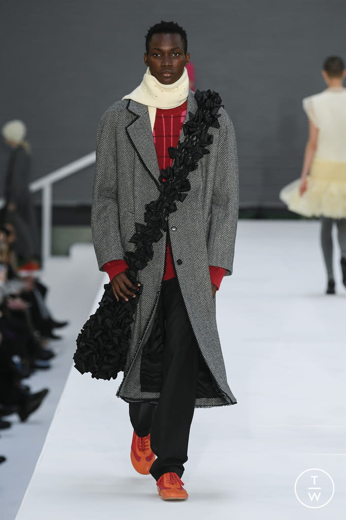 Fashion Week London Fall/Winter 2022 look 16 de la collection Molly Goddard womenswear