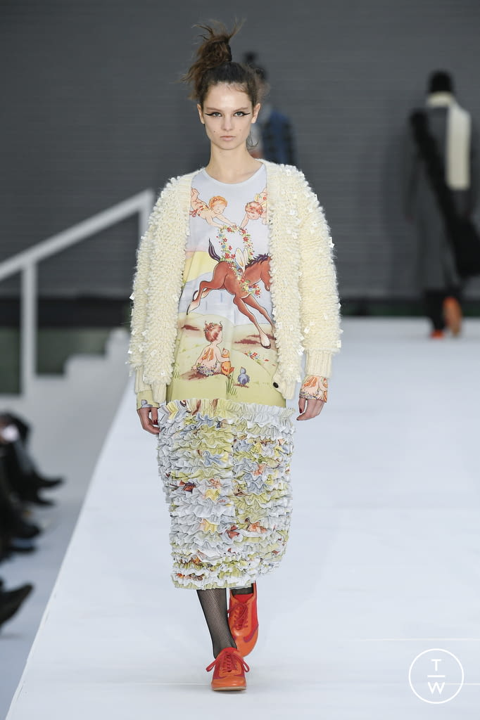 Fashion Week London Fall/Winter 2022 look 18 from the Molly Goddard collection 女装