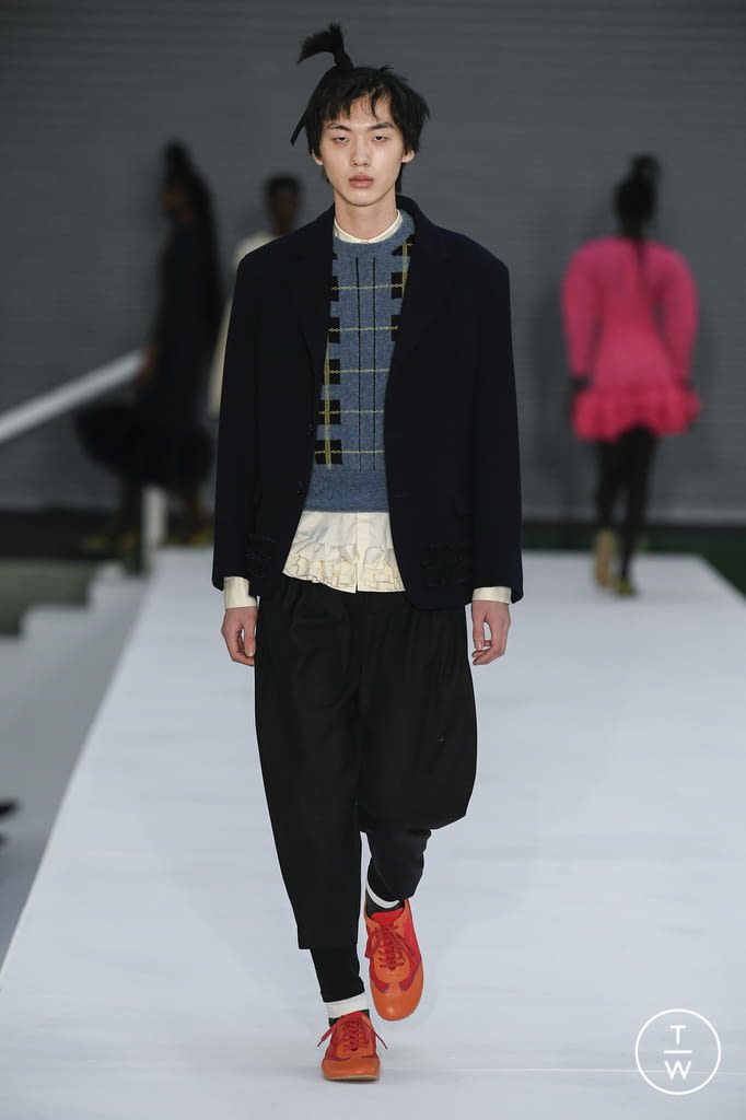 Fashion Week London Fall/Winter 2022 look 30 from the Molly Goddard collection womenswear