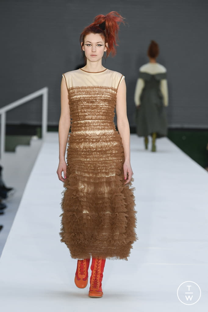 Fashion Week London Fall/Winter 2022 look 37 from the Molly Goddard collection womenswear