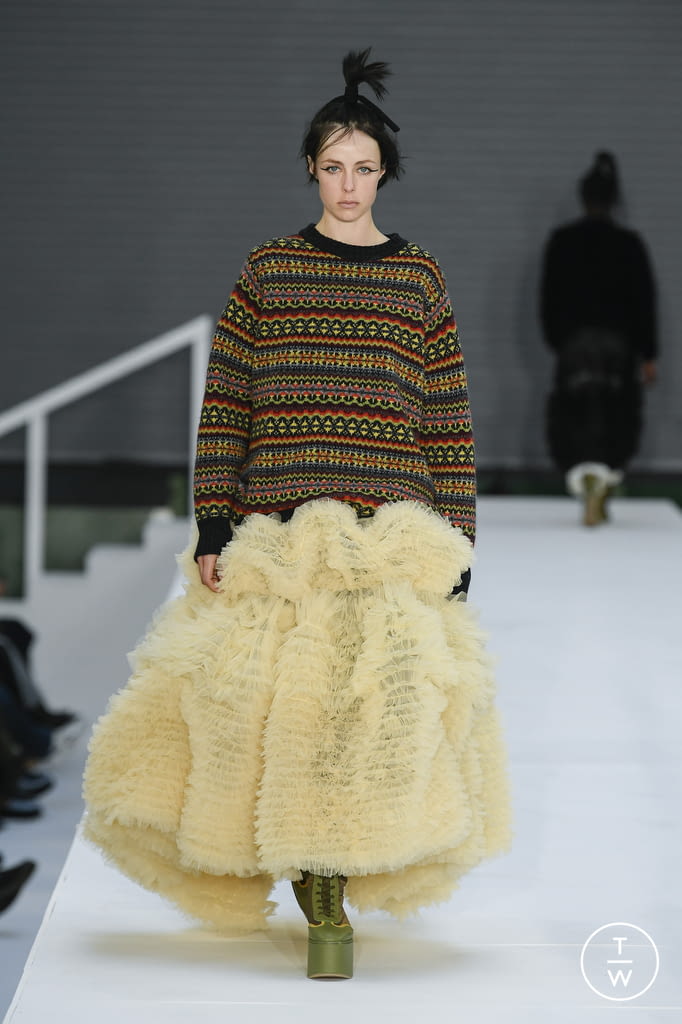 Fashion Week London Fall/Winter 2022 look 40 from the Molly Goddard collection womenswear