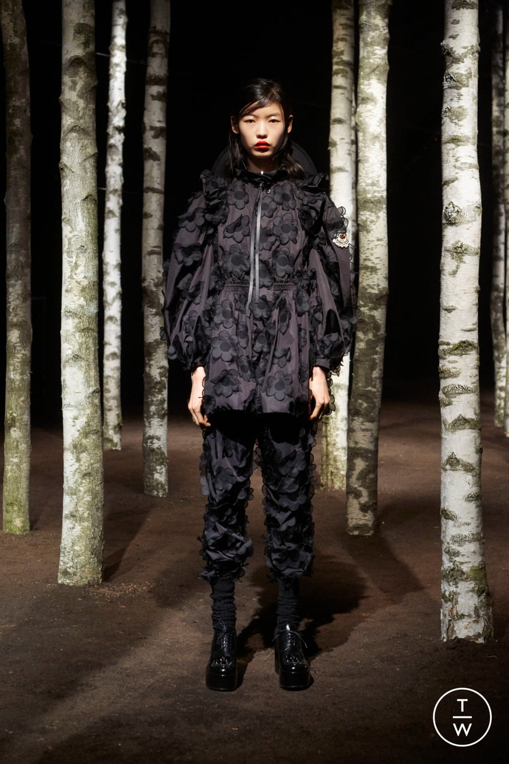 Fashion Week Milan Fall/Winter 2019 look 104 from the Moncler Genius collection 女装