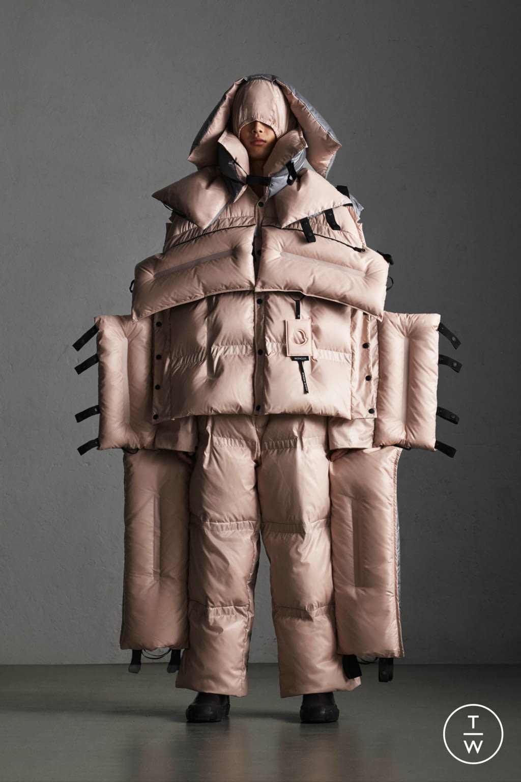Fashion Week Milan Fall/Winter 2019 look 7 from the Moncler Genius collection 男装