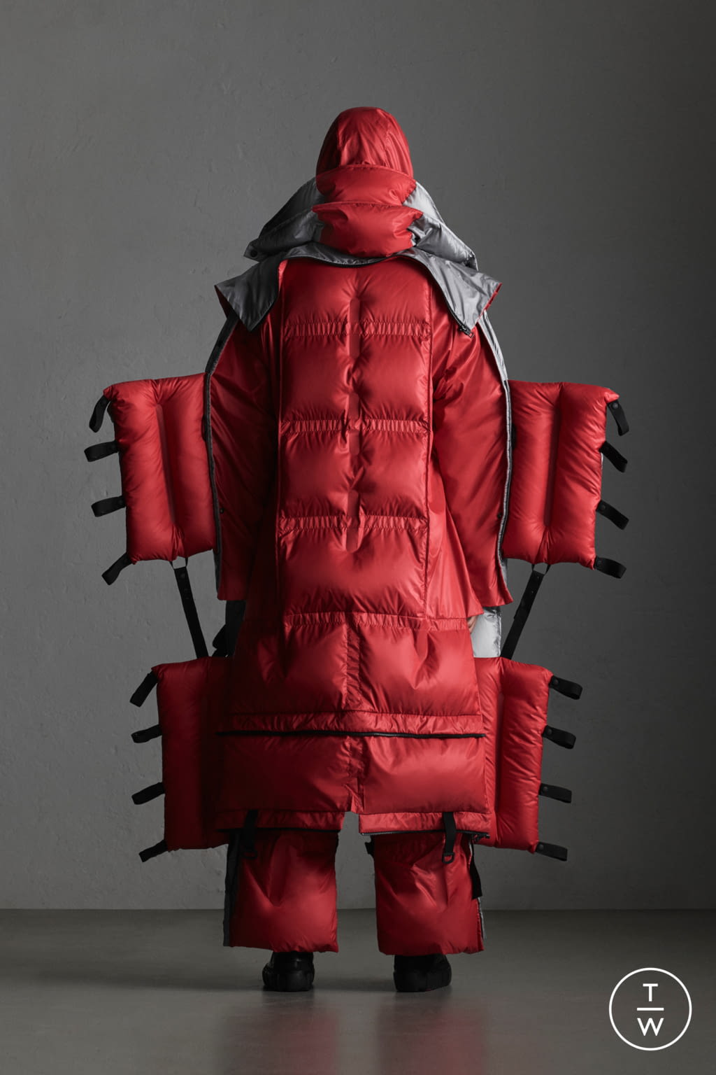 Fashion Week Milan Fall/Winter 2019 look 28 from the Moncler Genius collection 男装