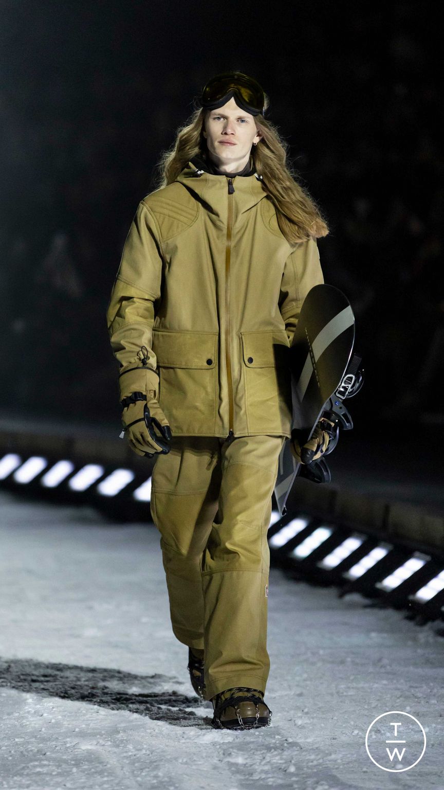 Fashion Week Milan Fall/Winter 2026 look 16 from the Moncler collection menswear