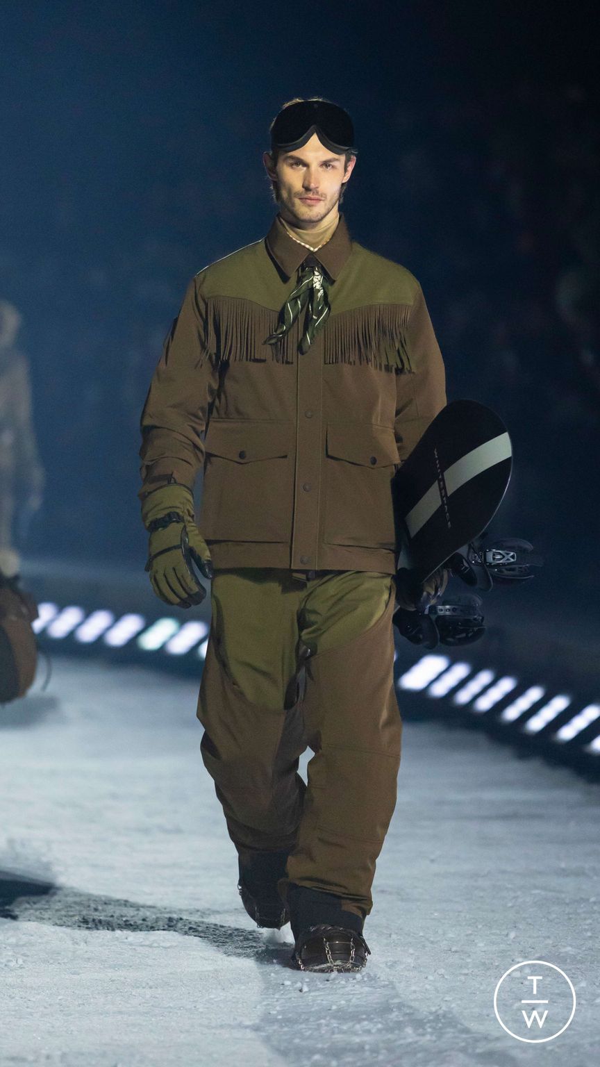 Fashion Week Milan Fall/Winter 2026 look 2 from the Moncler collection menswear