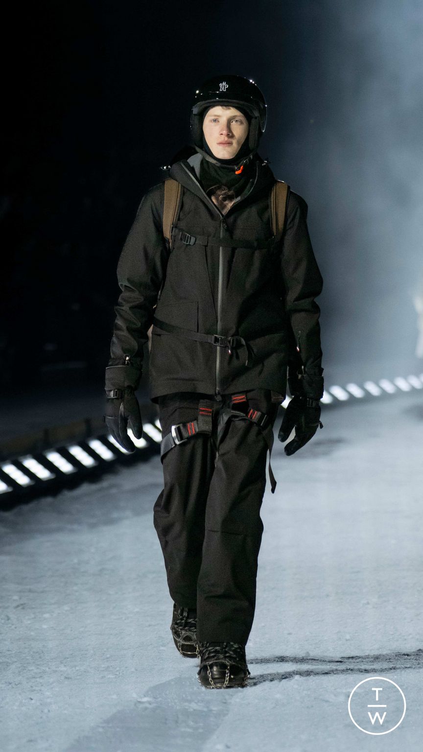 Fashion Week Milan Fall/Winter 2026 look 34 from the Moncler collection menswear