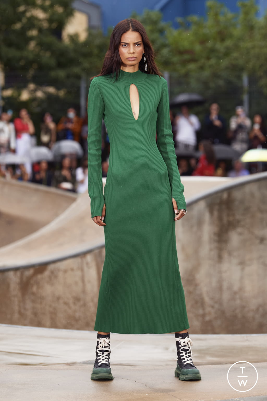 Fashion Week New York Resort 2022 look 15 de la collection Monse womenswear