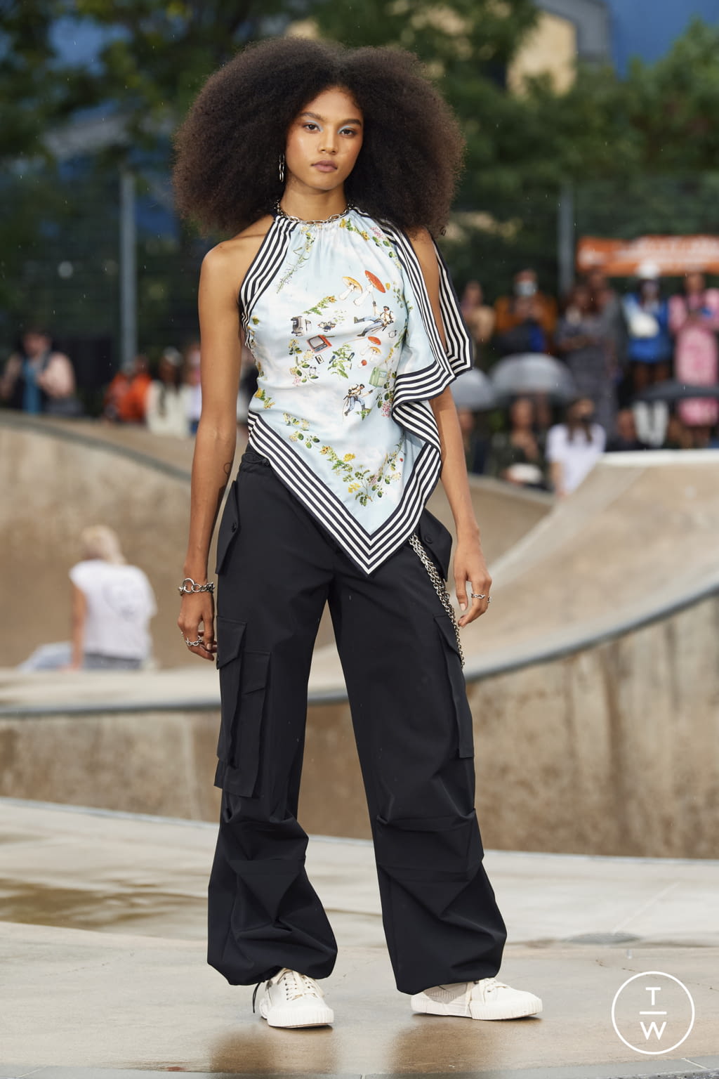 Fashion Week New York Resort 2022 look 21 from the Monse collection 女装