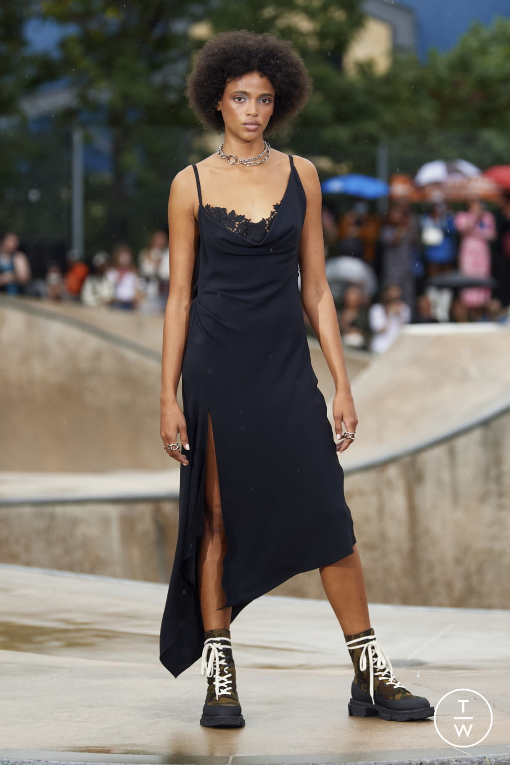 Fashion Week New York Resort 2022 look 3 from the Monse collection womenswear