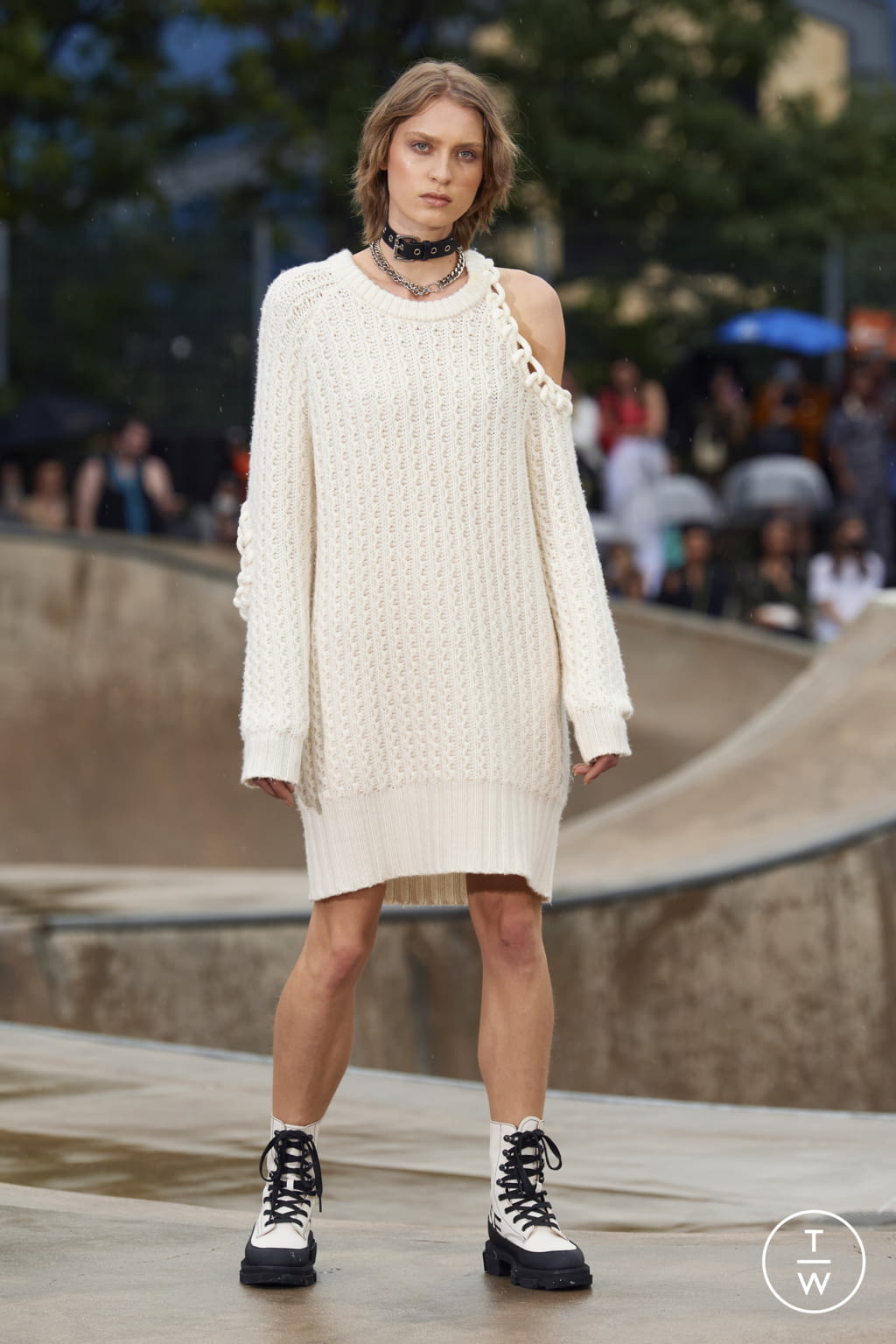 Fashion Week New York Resort 2022 look 7 de la collection Monse womenswear