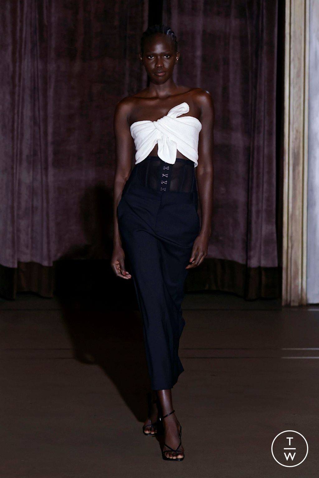 Fashion Week New York Fall/Winter 2025 look 29 from the Monse collection womenswear