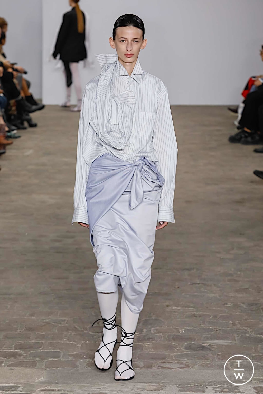 Fashion Week Paris Spring/Summer 2020 look 5 from the MOOHONG collection womenswear