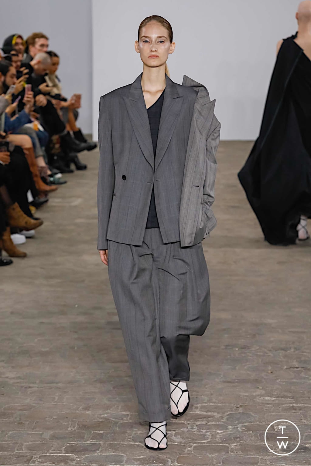 Fashion Week Paris Spring/Summer 2020 look 10 from the MOOHONG collection 女装