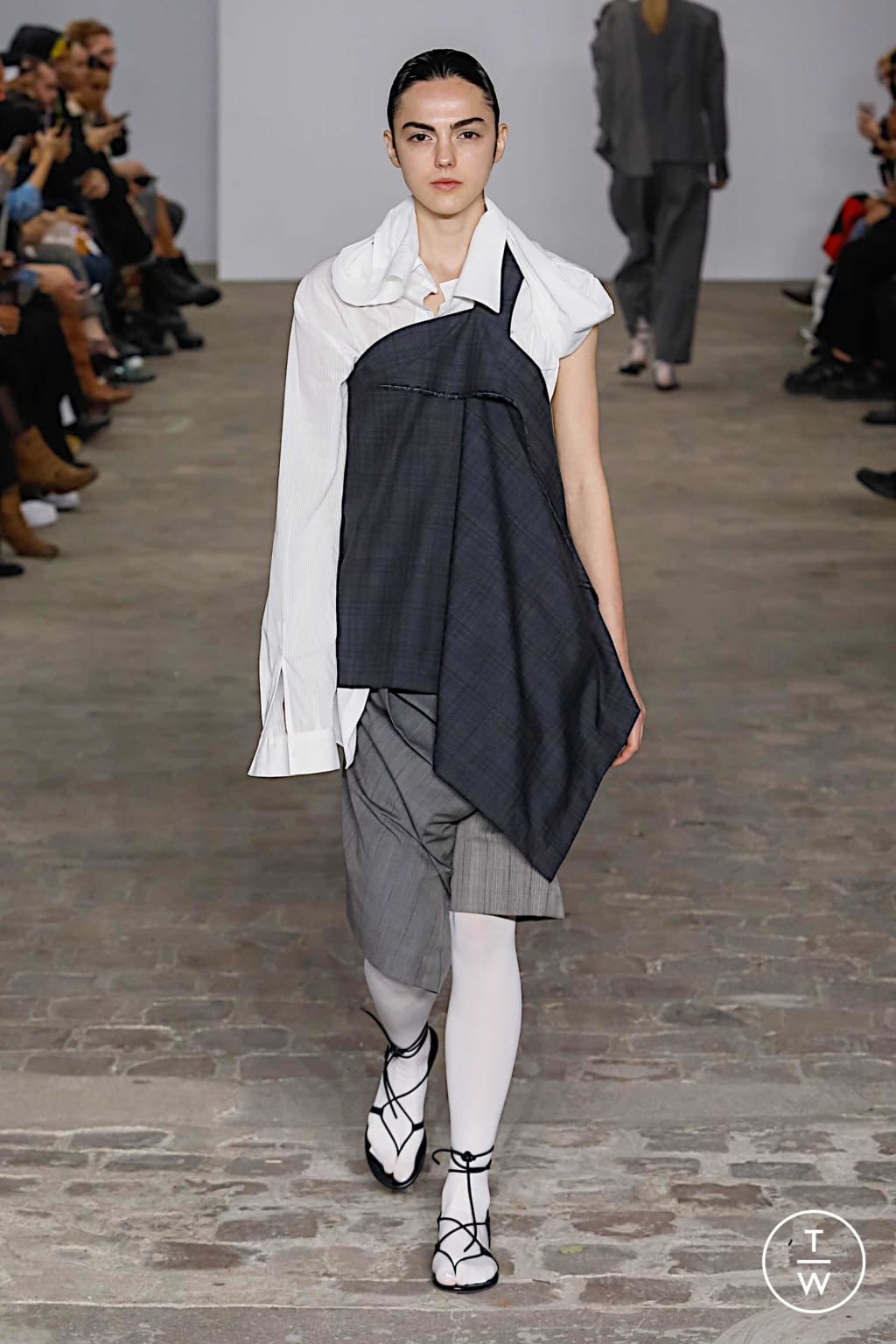 Fashion Week Paris Spring/Summer 2020 look 11 from the MOOHONG collection womenswear