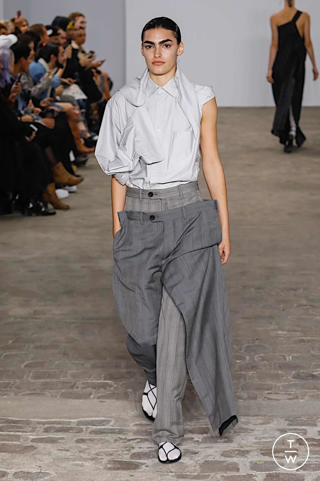 Fashion Week Paris Spring/Summer 2020 look 13 from the MOOHONG collection 女装