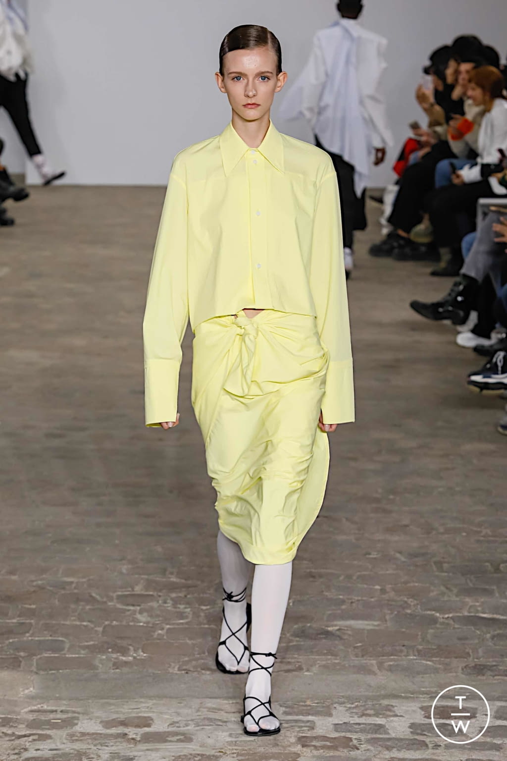 Fashion Week Paris Spring/Summer 2020 look 16 from the MOOHONG collection womenswear