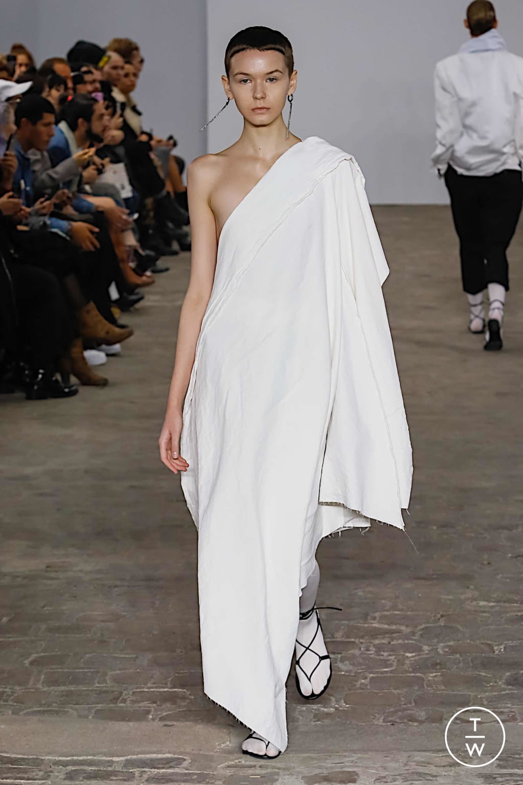 Fashion Week Paris Spring/Summer 2020 look 18 from the MOOHONG collection womenswear
