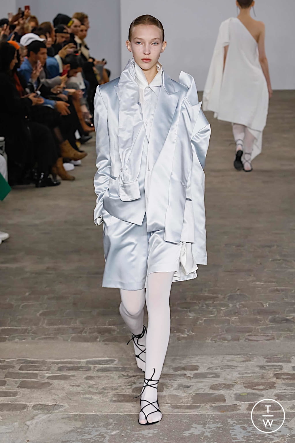 Fashion Week Paris Spring/Summer 2020 look 19 from the MOOHONG collection 女装