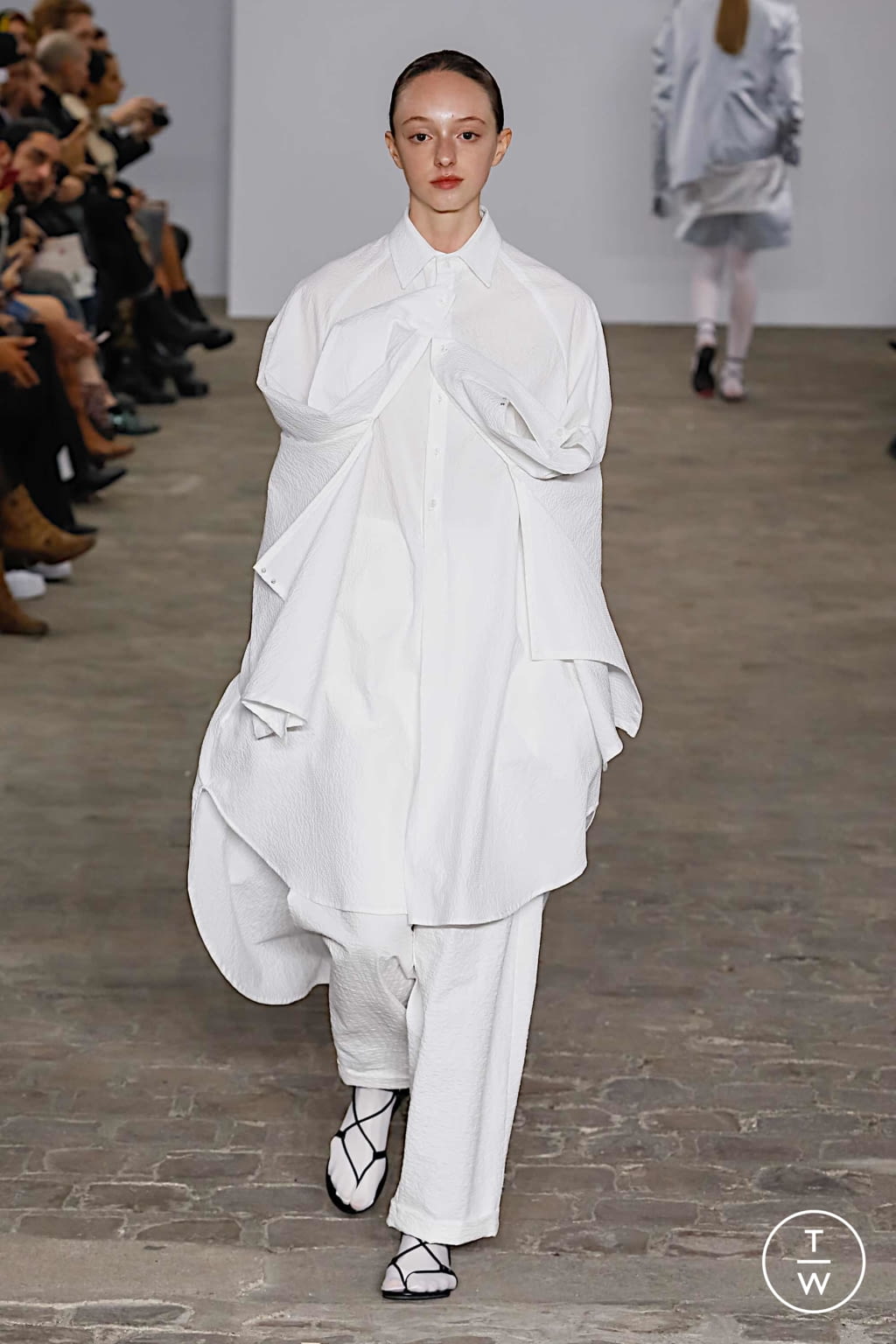 Fashion Week Paris Spring/Summer 2020 look 20 from the MOOHONG collection womenswear