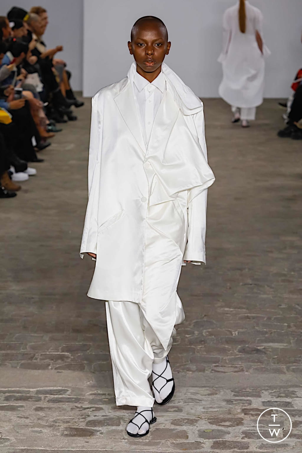 Fashion Week Paris Spring/Summer 2020 look 21 from the MOOHONG collection womenswear