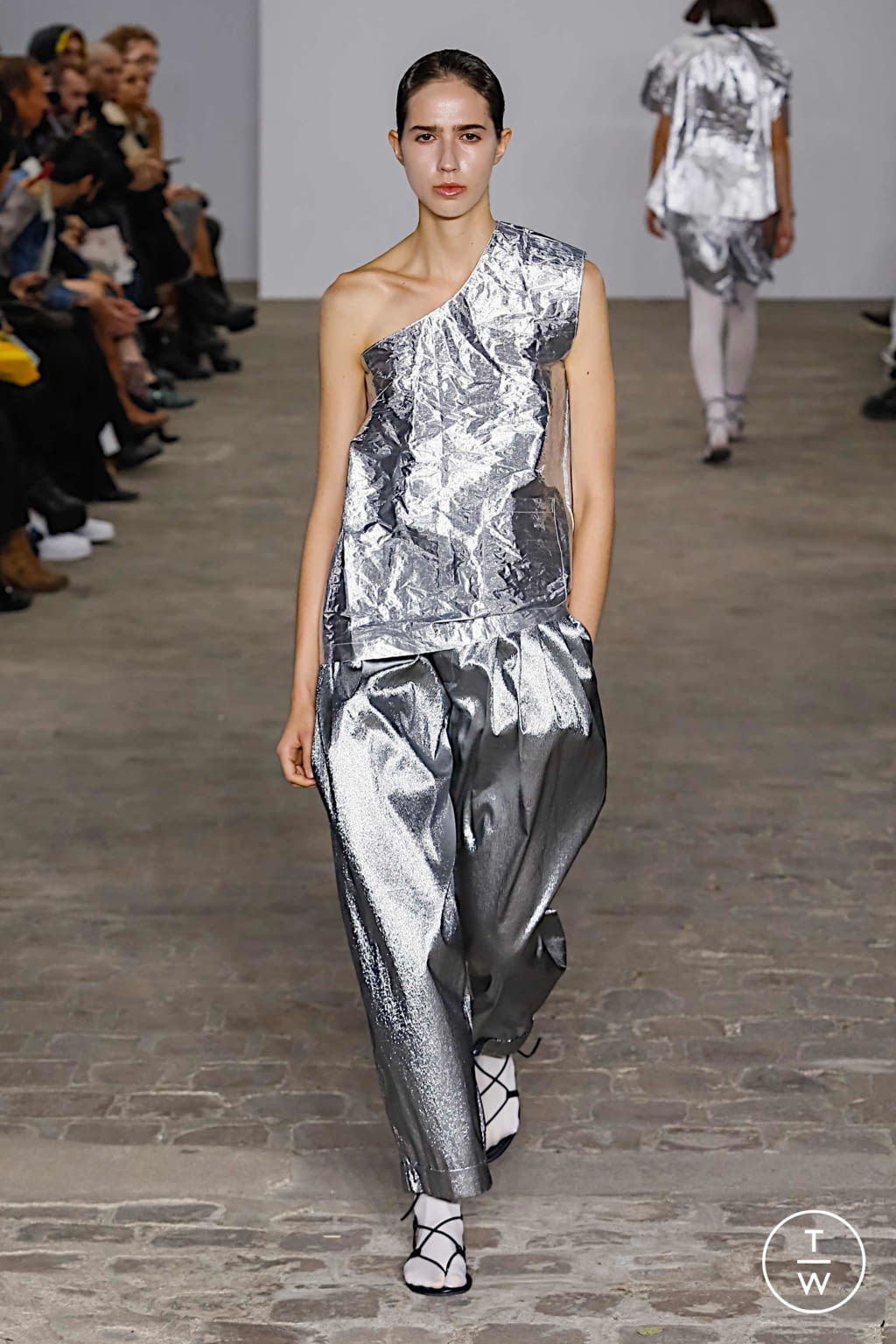 Fashion Week Paris Spring/Summer 2020 look 24 from the MOOHONG collection 女装