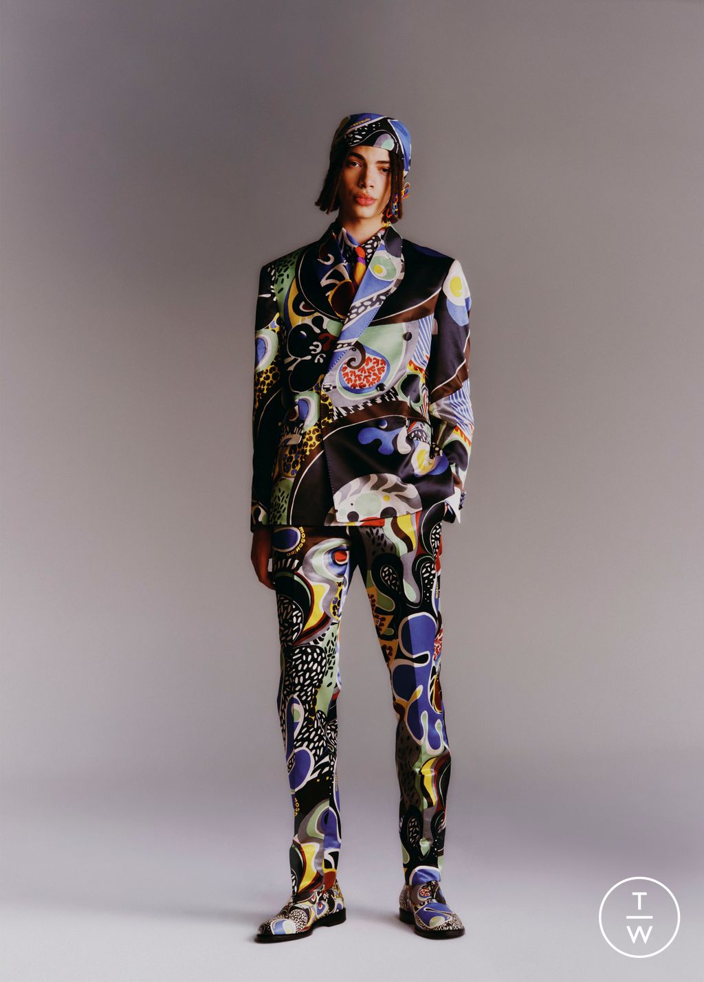 Fashion Week Milan Resort 2023 look 1 from the Moschino collection 男装
