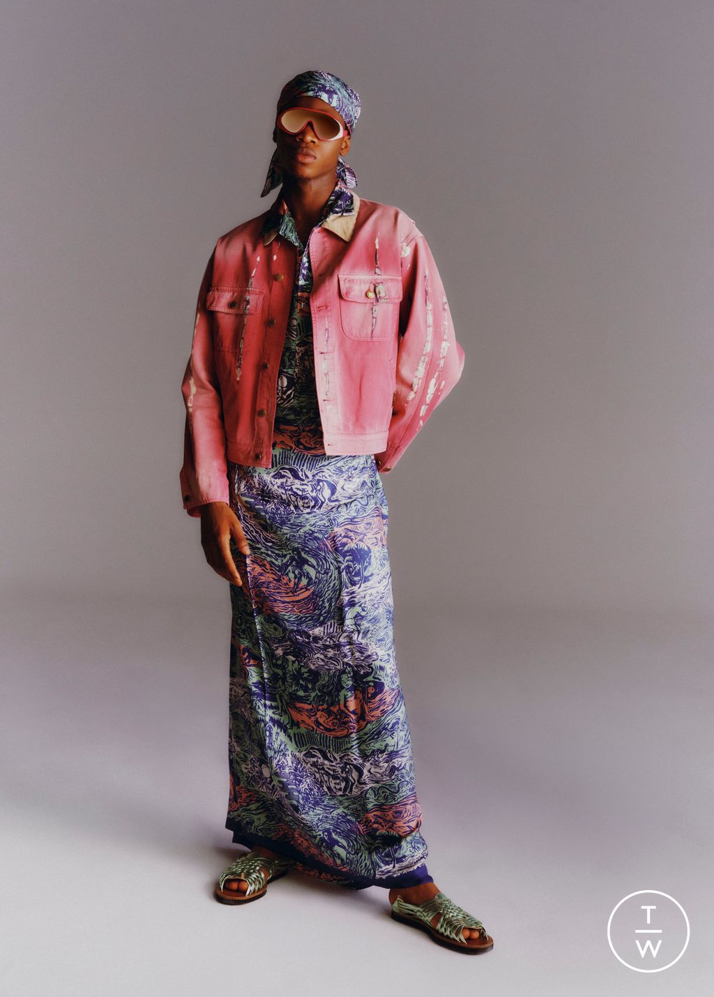 Fashion Week Milan Resort 2023 look 19 from the Moschino collection menswear