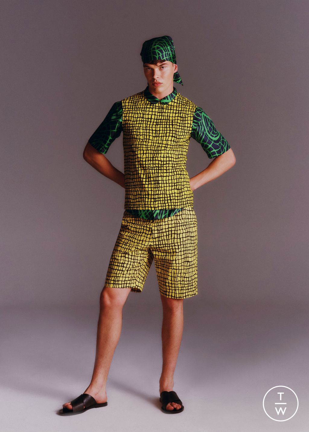 Fashion Week Milan Resort 2023 look 35 from the Moschino collection menswear