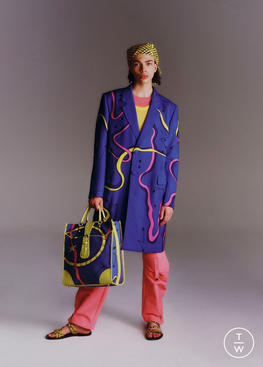 Fashion Week Milan Resort 2023 look 9 from the Moschino collection menswear