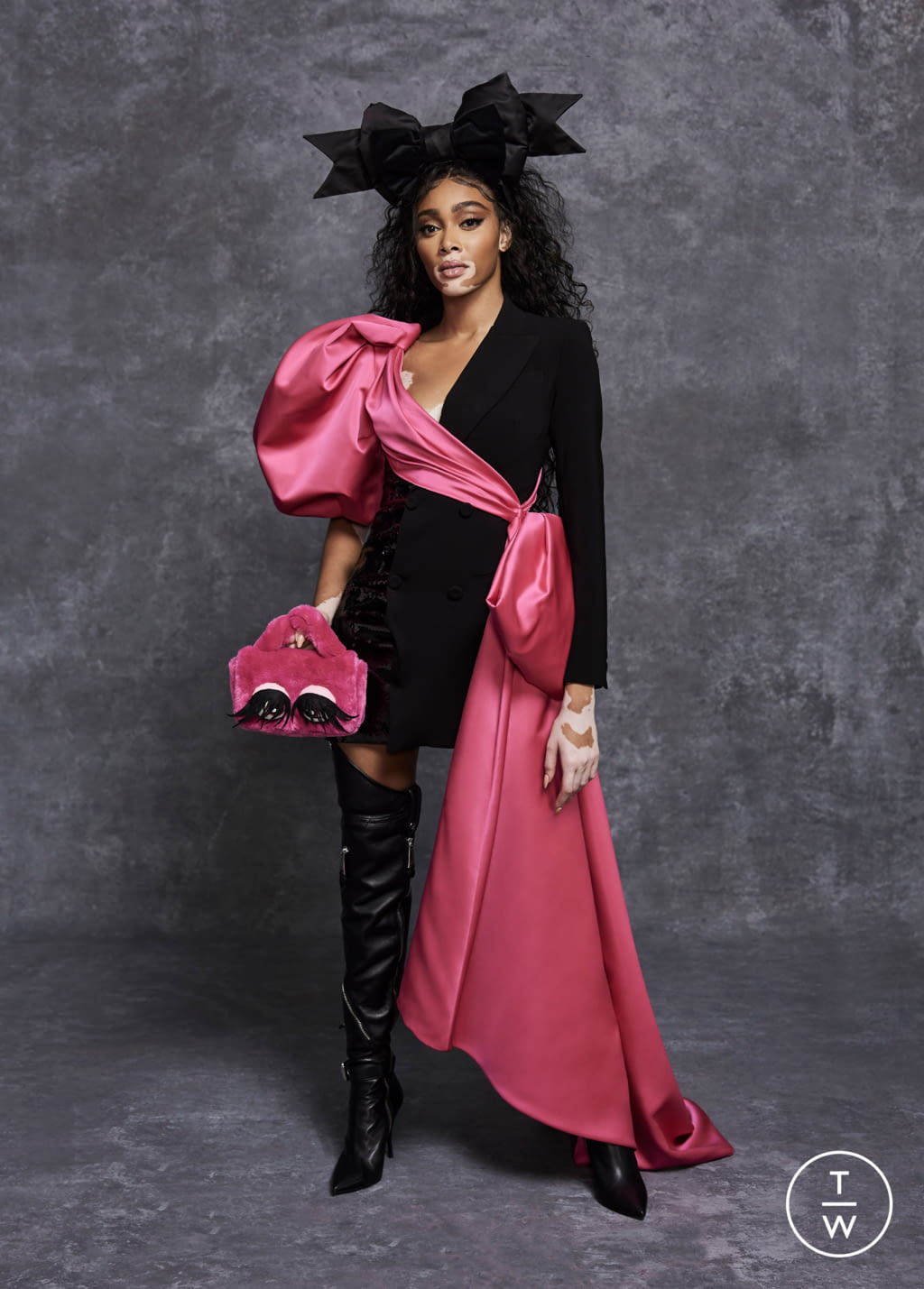 Fashion Week Milan Pre-Fall 2021 look 39 from the Moschino collection 女装