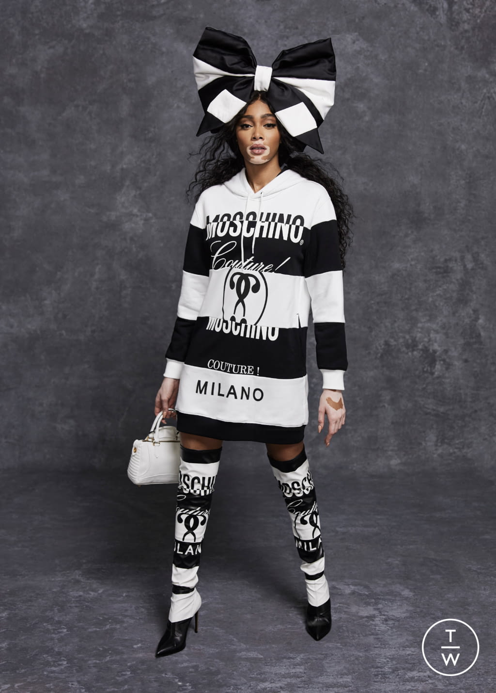 Fashion Week Milan Pre-Fall 2021 look 42 from the Moschino collection 女装