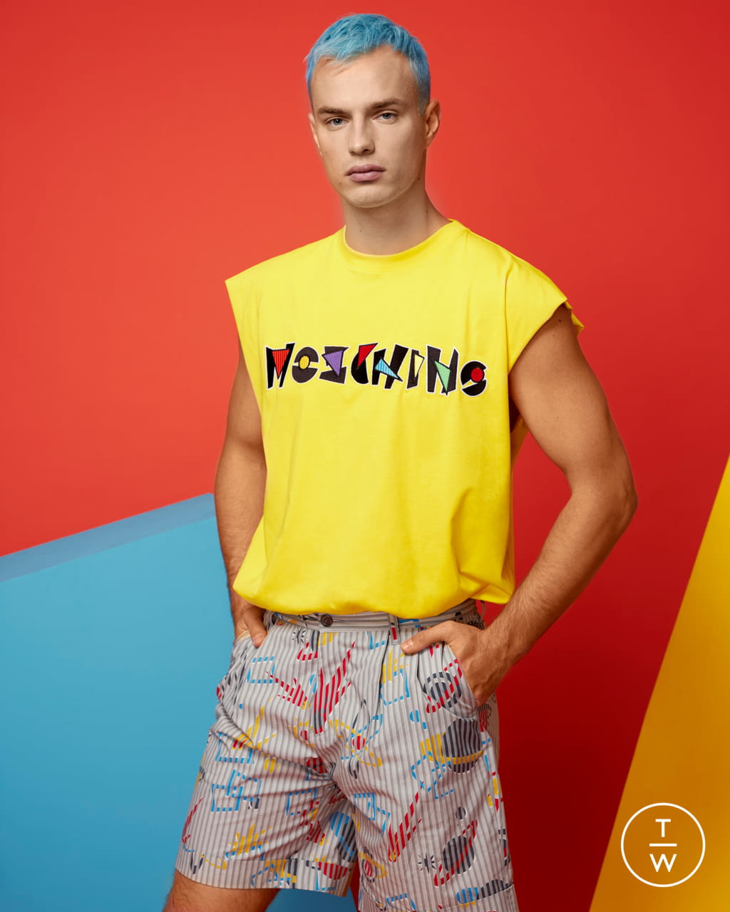 Fashion Week Milan Resort 2021 look 2 from the Moschino collection 男装