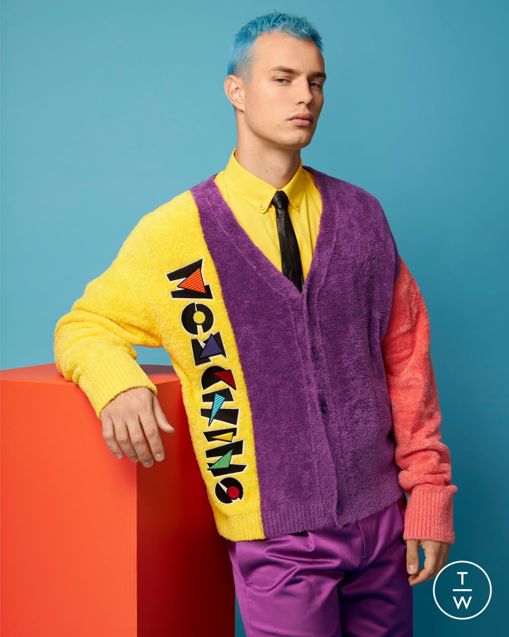 Fashion Week Milan Resort 2021 look 9 from the Moschino collection 男装