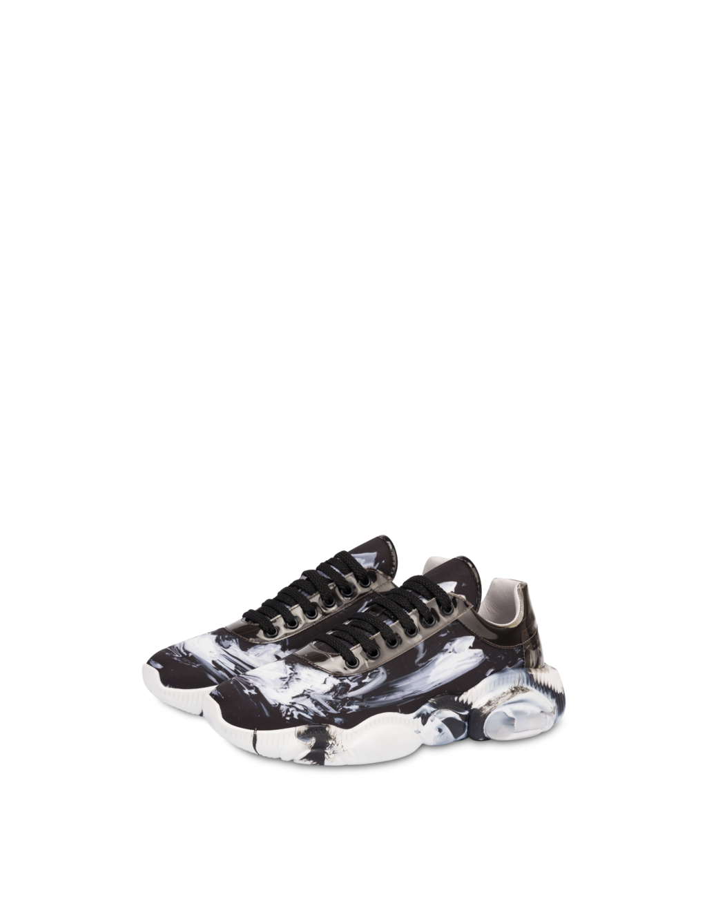 Fashion Week Milan Fall/Winter 2021 look 7 from the Moschino collection womenswear accessories