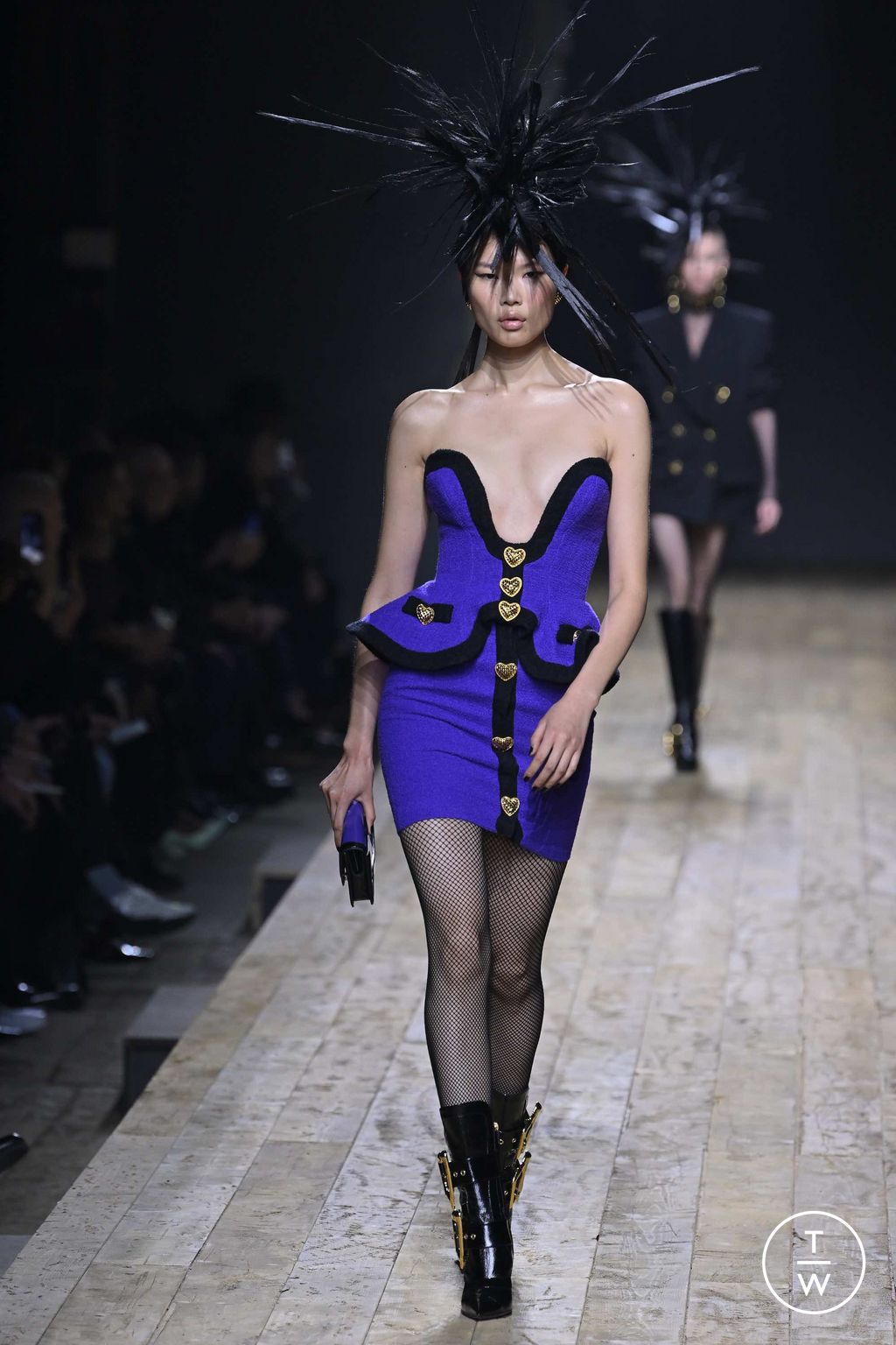 Fashion Week Milan Fall/Winter 2023 look 16 de la collection Moschino womenswear