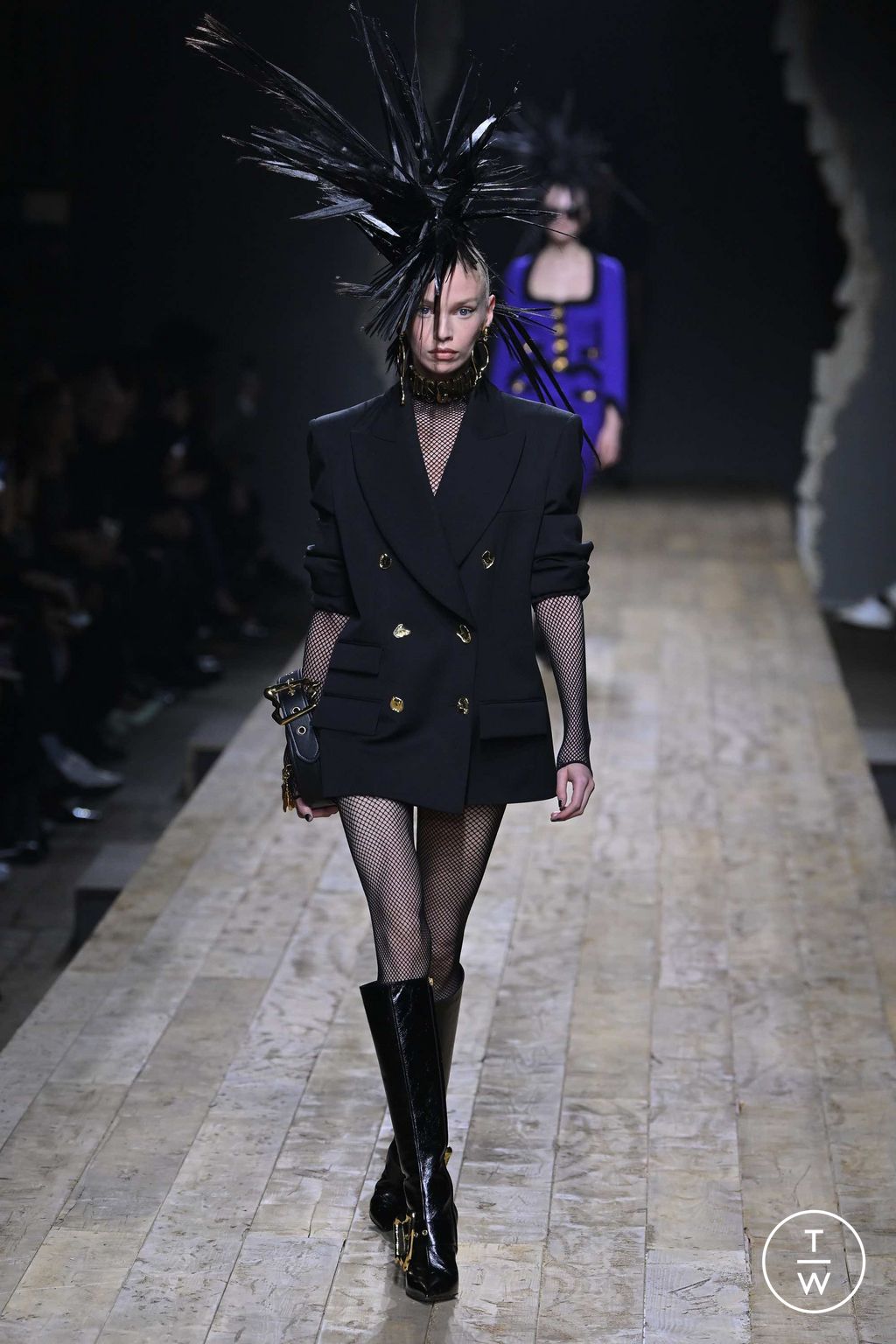 Fashion Week Milan Fall/Winter 2023 look 17 de la collection Moschino womenswear