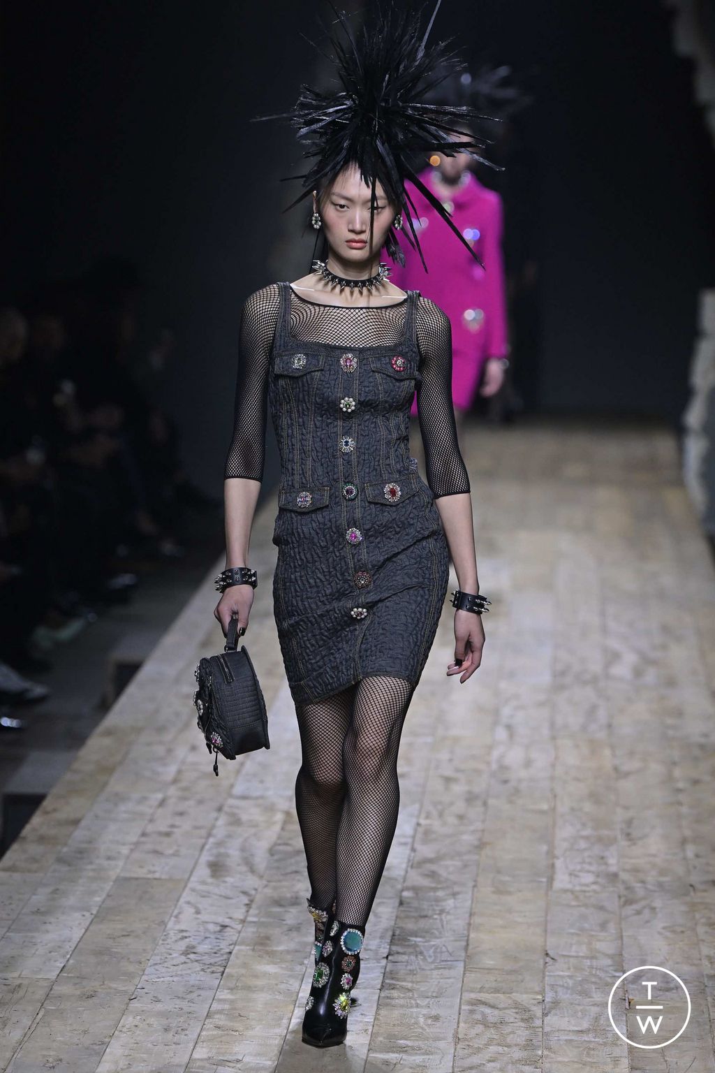 Fashion Week Milan Fall/Winter 2023 look 22 from the Moschino collection womenswear