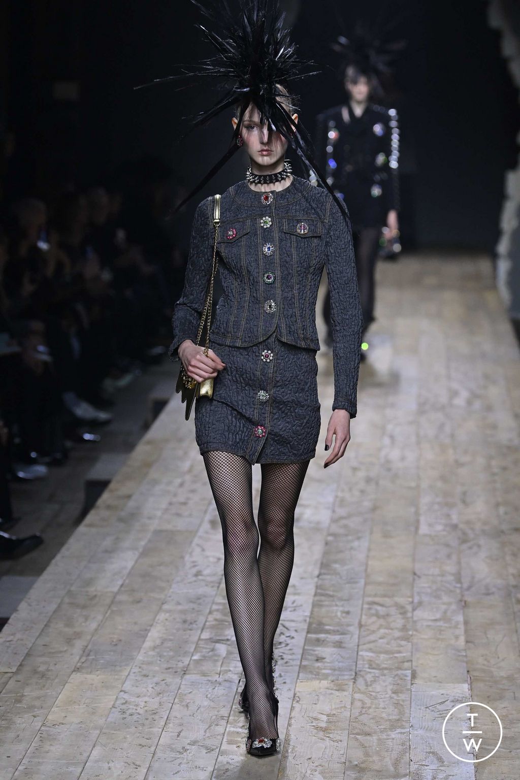 Fashion Week Milan Fall/Winter 2023 look 24 de la collection Moschino womenswear
