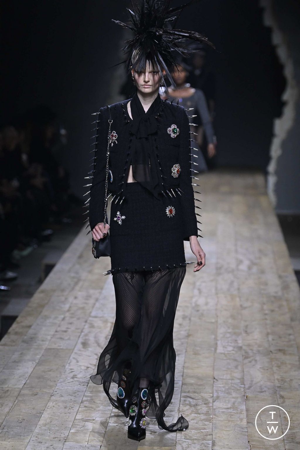 Fashion Week Milan Fall/Winter 2023 look 25 de la collection Moschino womenswear