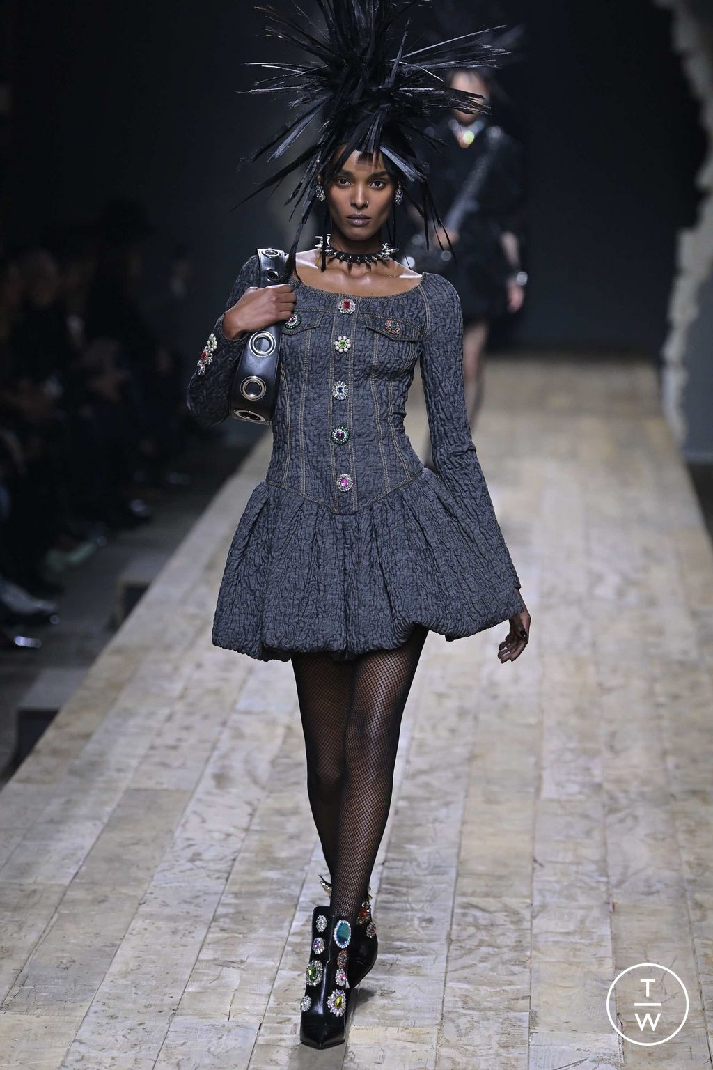 Fashion Week Milan Fall/Winter 2023 look 26 de la collection Moschino womenswear