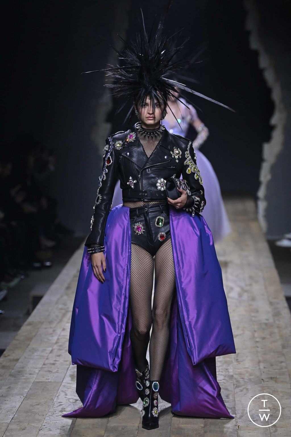Fashion Week Milan Fall/Winter 2023 look 34 de la collection Moschino womenswear