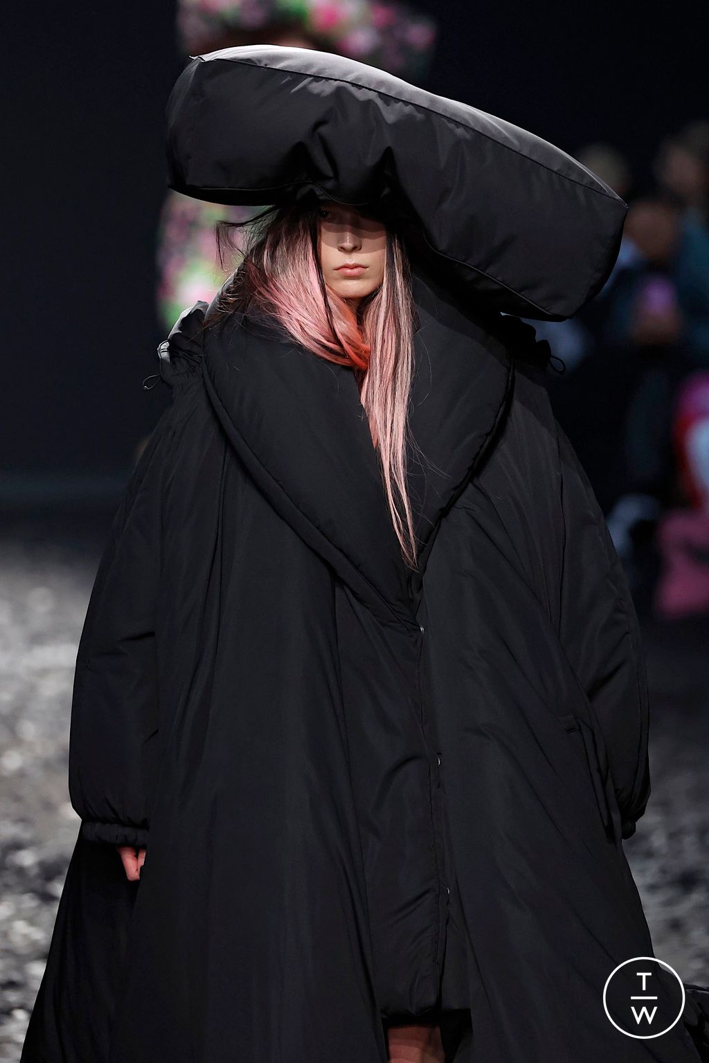 Fashion Week Milan Fall/Winter 2025 look 18 from the Moschino collection womenswear