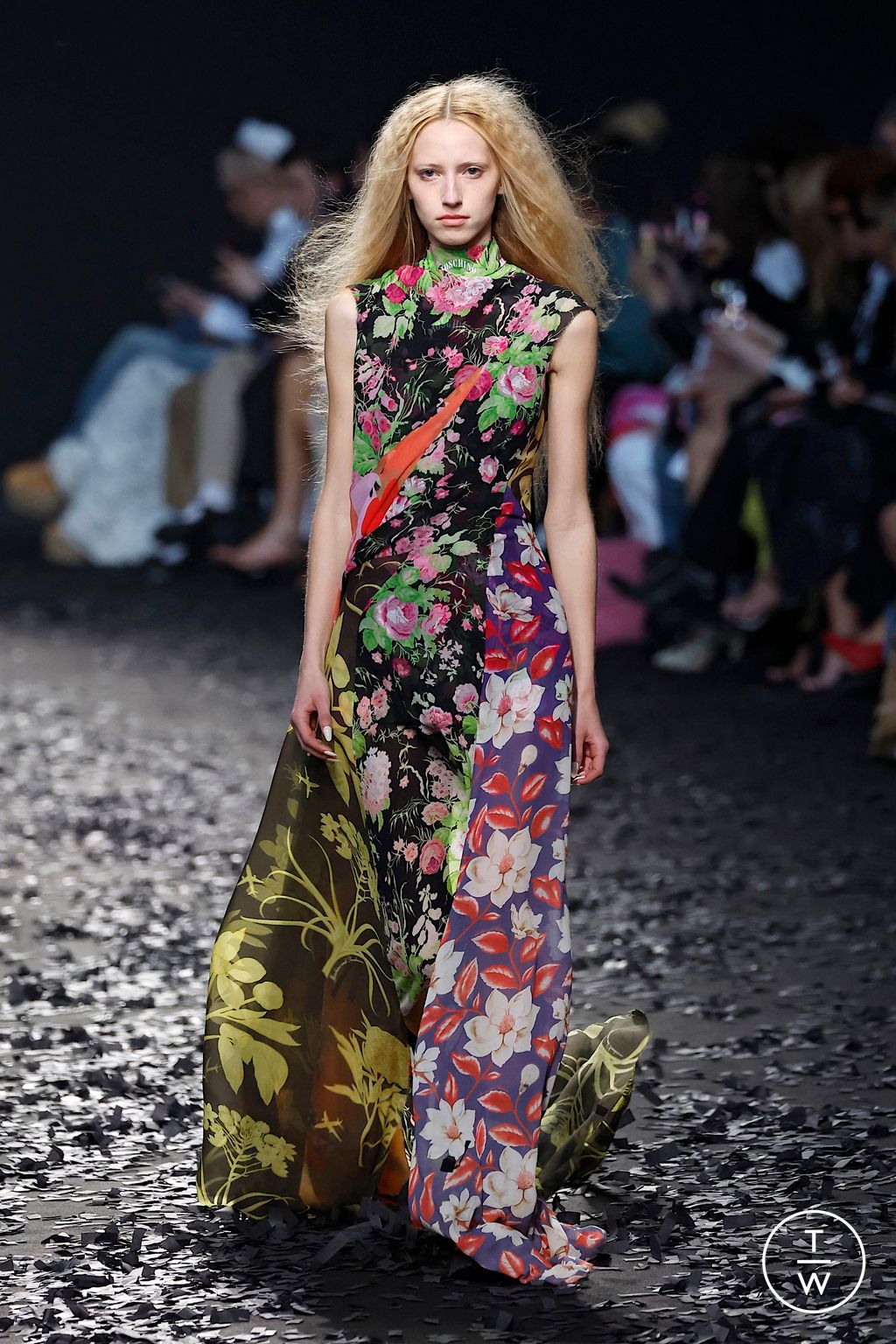 Fashion Week Milan Fall/Winter 2025 look 25 from the Moschino collection womenswear