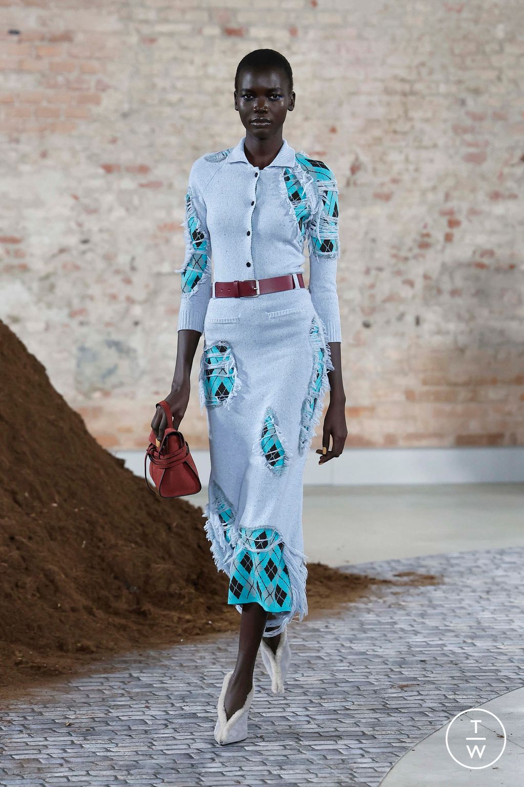 Fashion Week Milan Fall/Winter 2026 look 2 from the Moschino collection womenswear