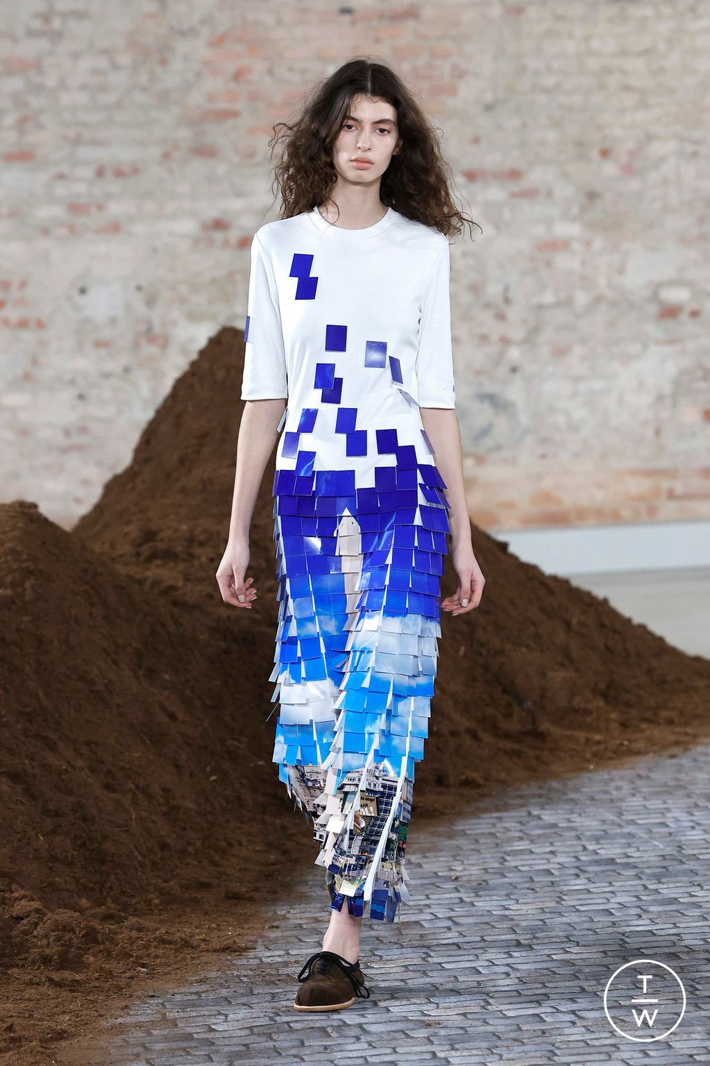 Fashion Week Milan Fall/Winter 2026 look 11 from the Moschino collection womenswear